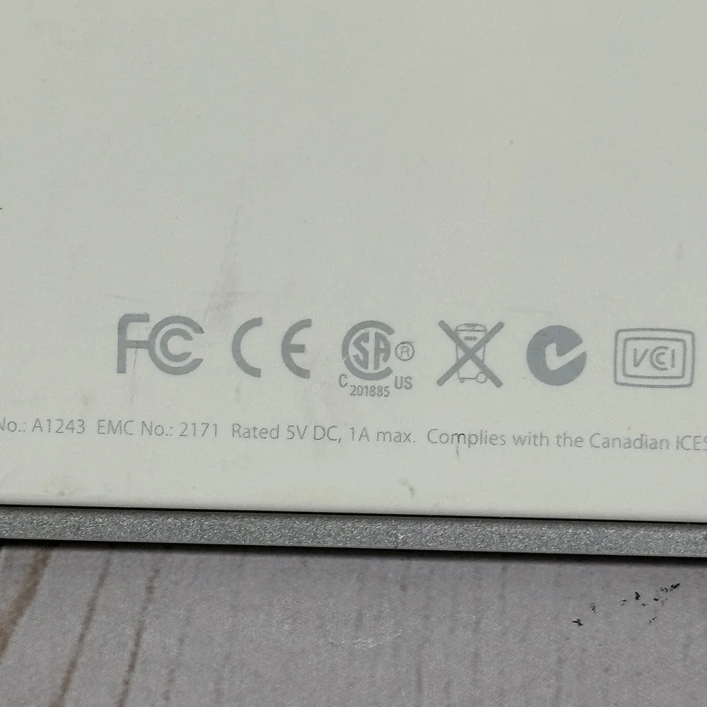 Apple Slim USB Wired Keyboard A1243 Aluminum Standard Full Size